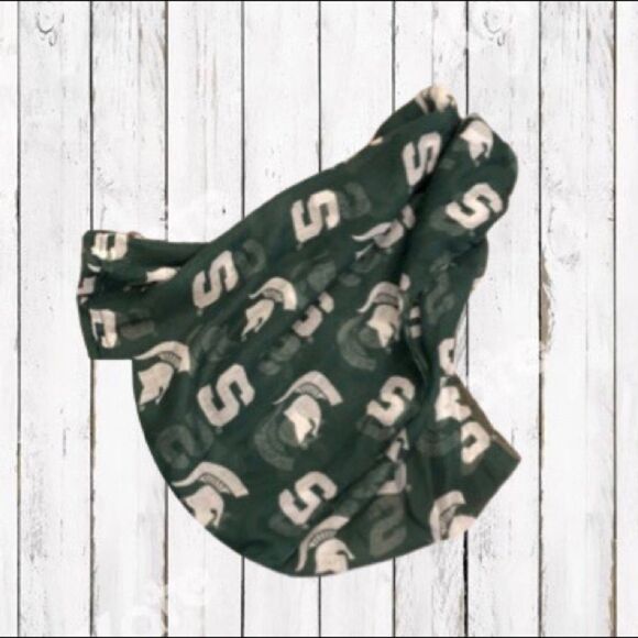 Michigan State University Spartan Infinite Scarf MSU SPARTANS Women’s Accessory - Picture 2 of 5